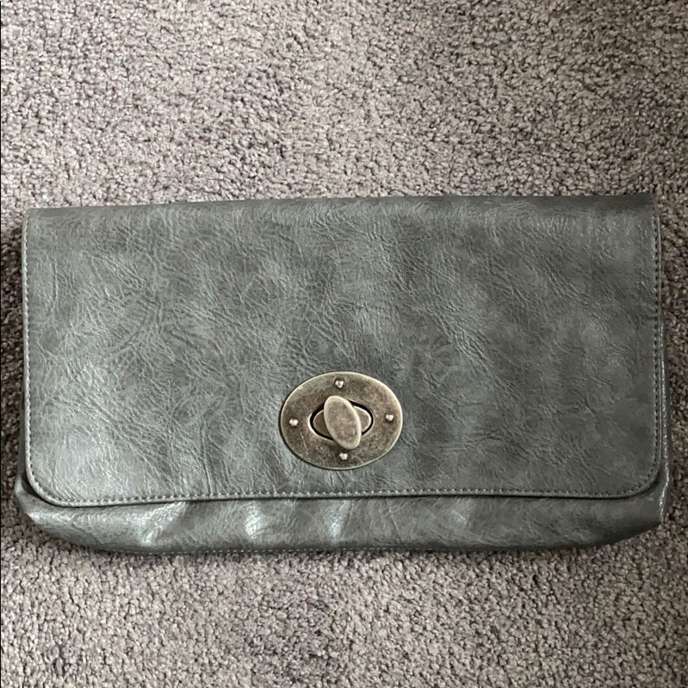 Gray clutch